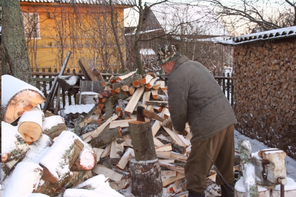 Самодельные козлы для распиливания дров и дровокол: чертежи, конструктив, опыт использования