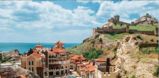 Отель с видом на Генуэзскую крепость