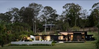 Нуса, Австралия