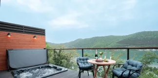 Шале на озере Абрау