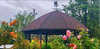 Беседка в саду