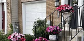 Крыльцо в цветах