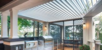 Большая беседка с мангалом и зоной отдыха