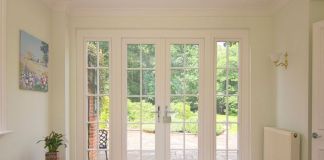 Входная дверь в частный дом