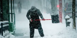 Как выбрать снегоуборочную лопату