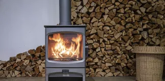 Как правильно хранить дрова