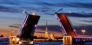 Красивые разводные мосты Санкт-Петербурга